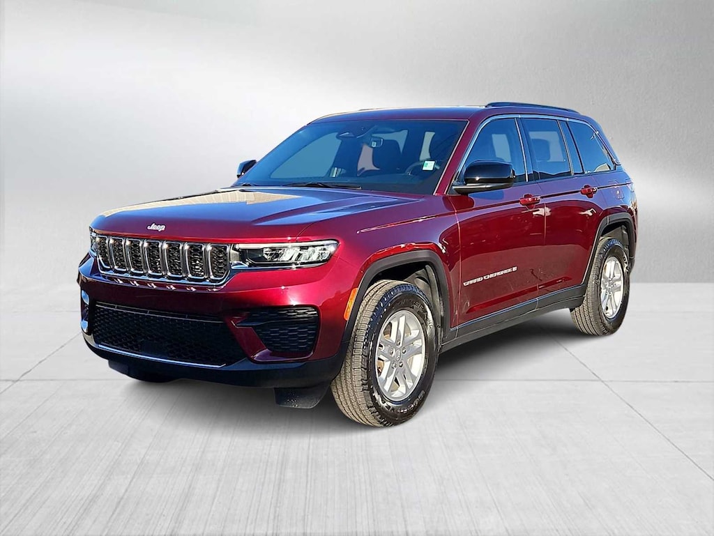 Used 2025 Jeep Grand Cherokee Laredo SUV