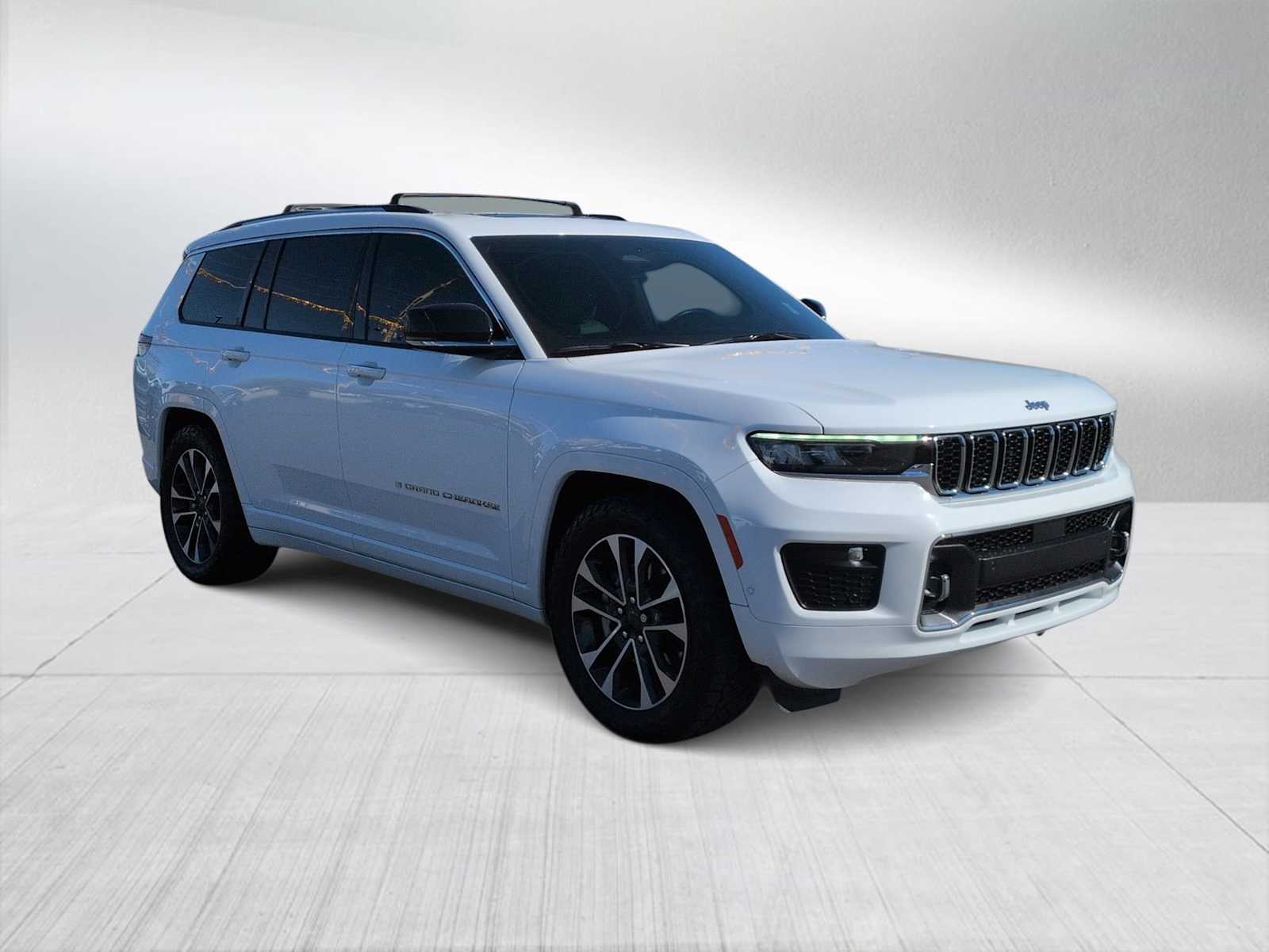 Thumbnail: 2022 Jeep Grand Cherokee L - 2