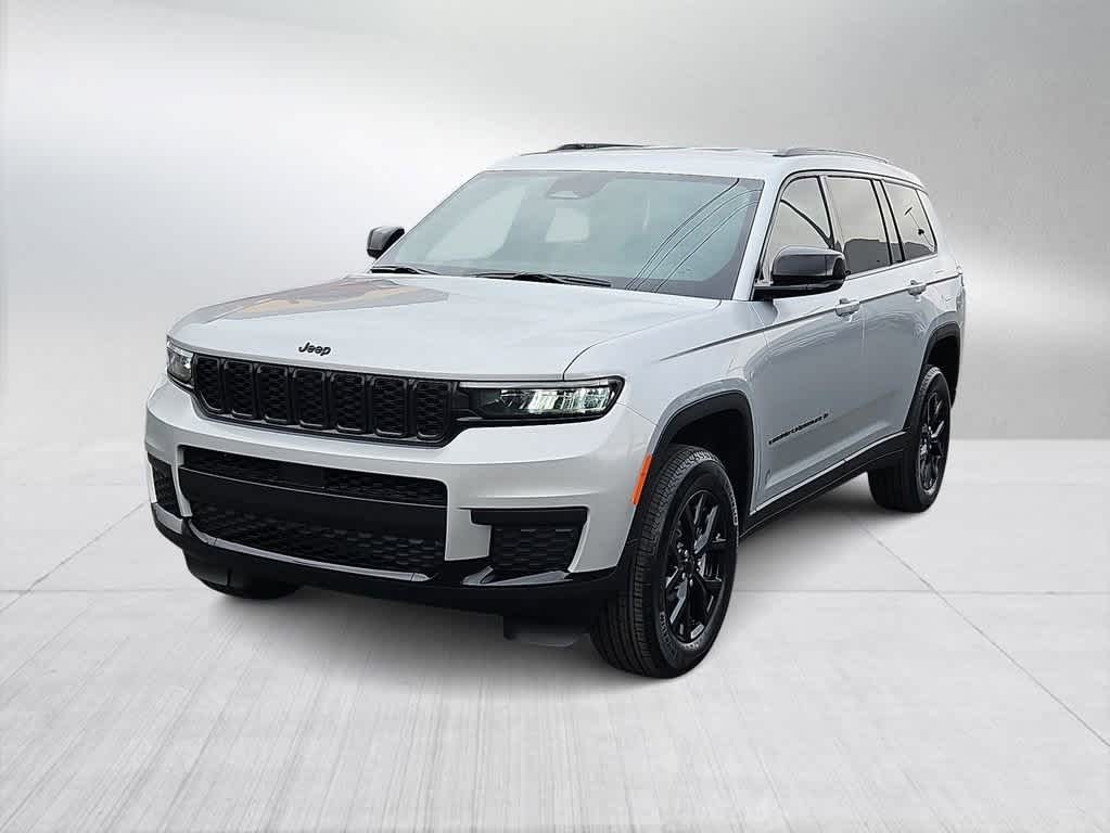 2025 Jeep Grand Cherokee Altitude photo 4