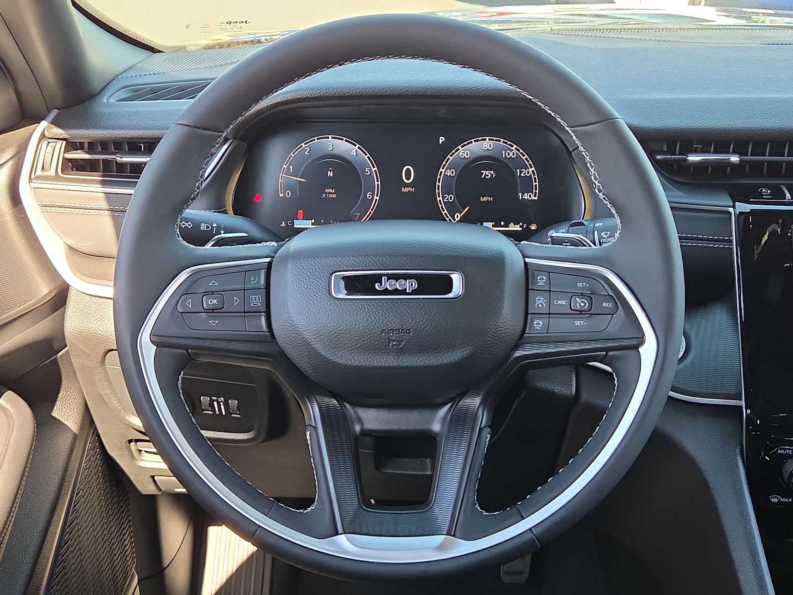 Thumbnail: 2025 Jeep Grand Cherokee - 22