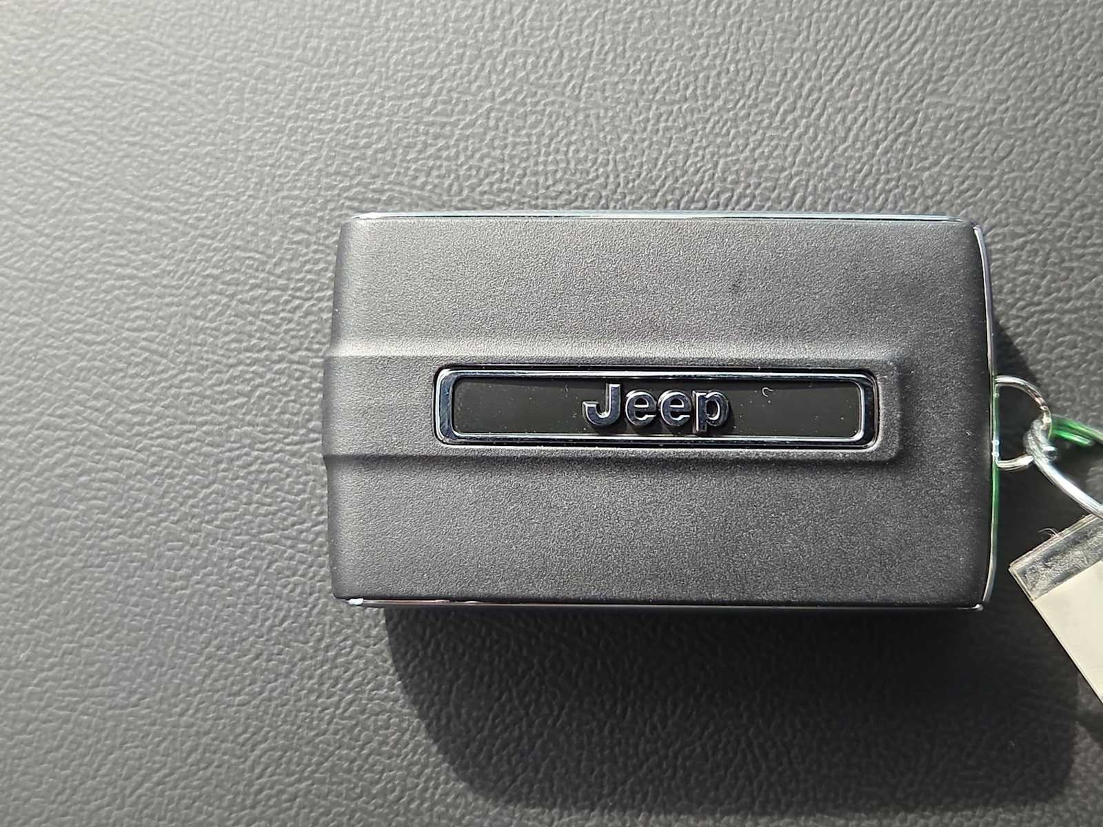 Thumbnail: 2025 Jeep Grand Cherokee L - 36