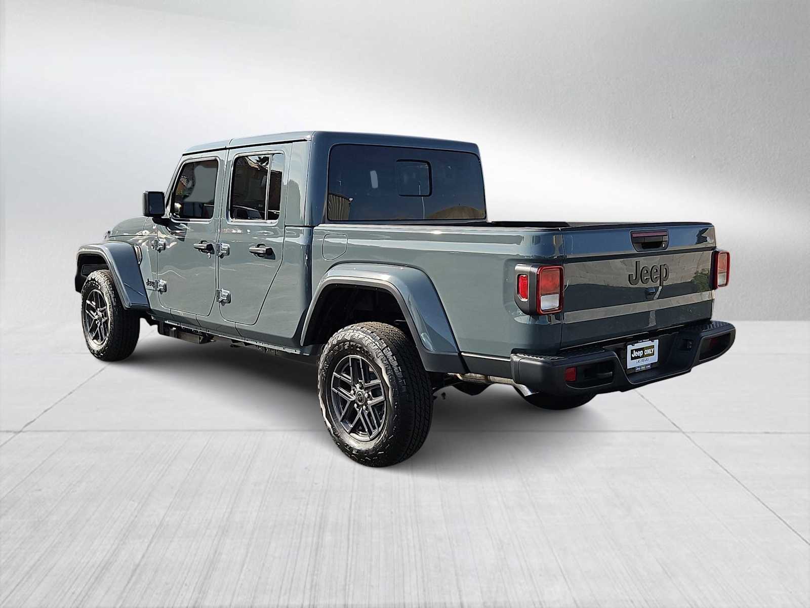 Thumbnail: 2026 Jeep Gladiator - 6