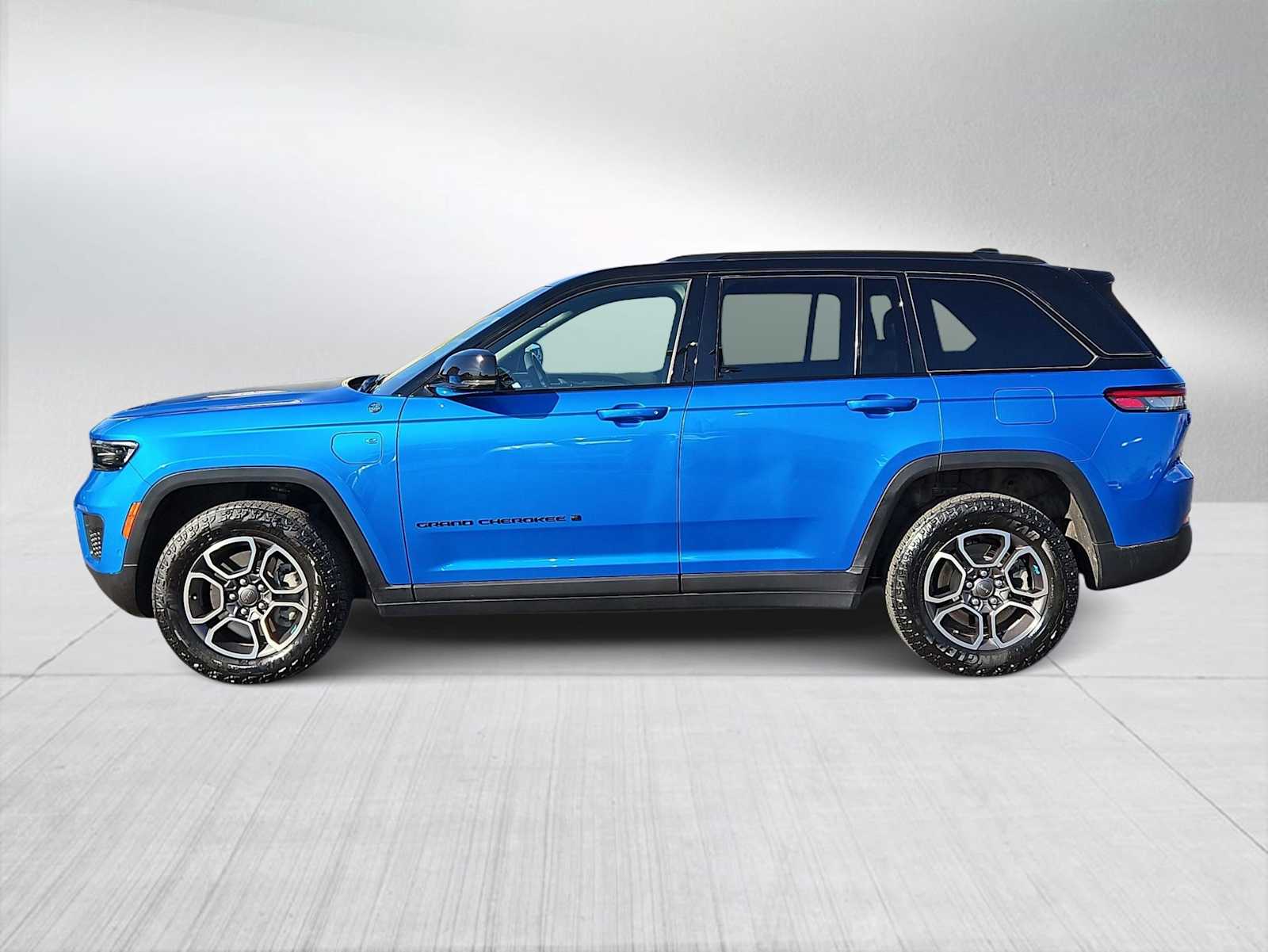 Thumbnail: 2022 Jeep Grand Cherokee - 5