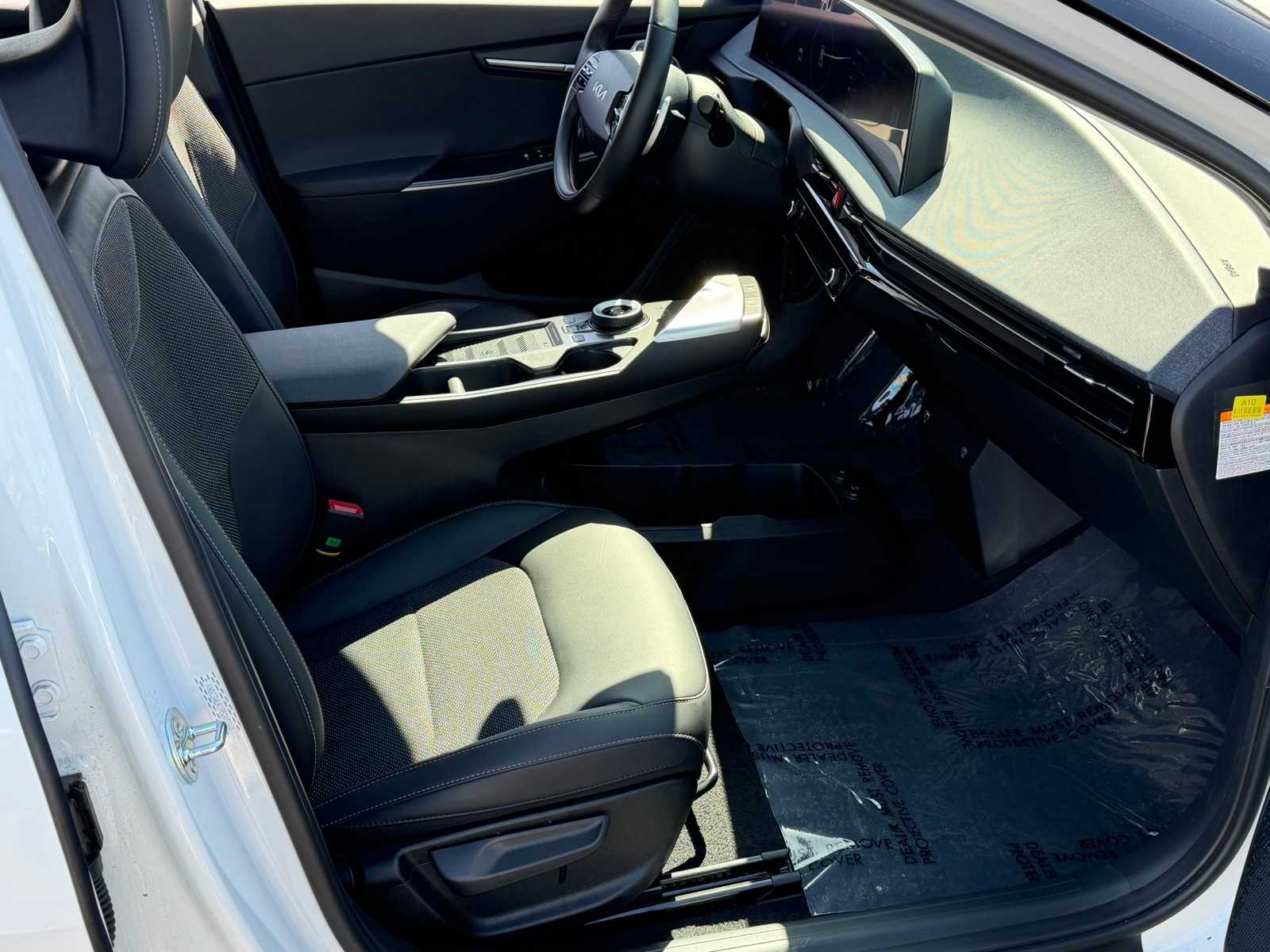 Thumbnail: 2024 Kia EV6 - 26