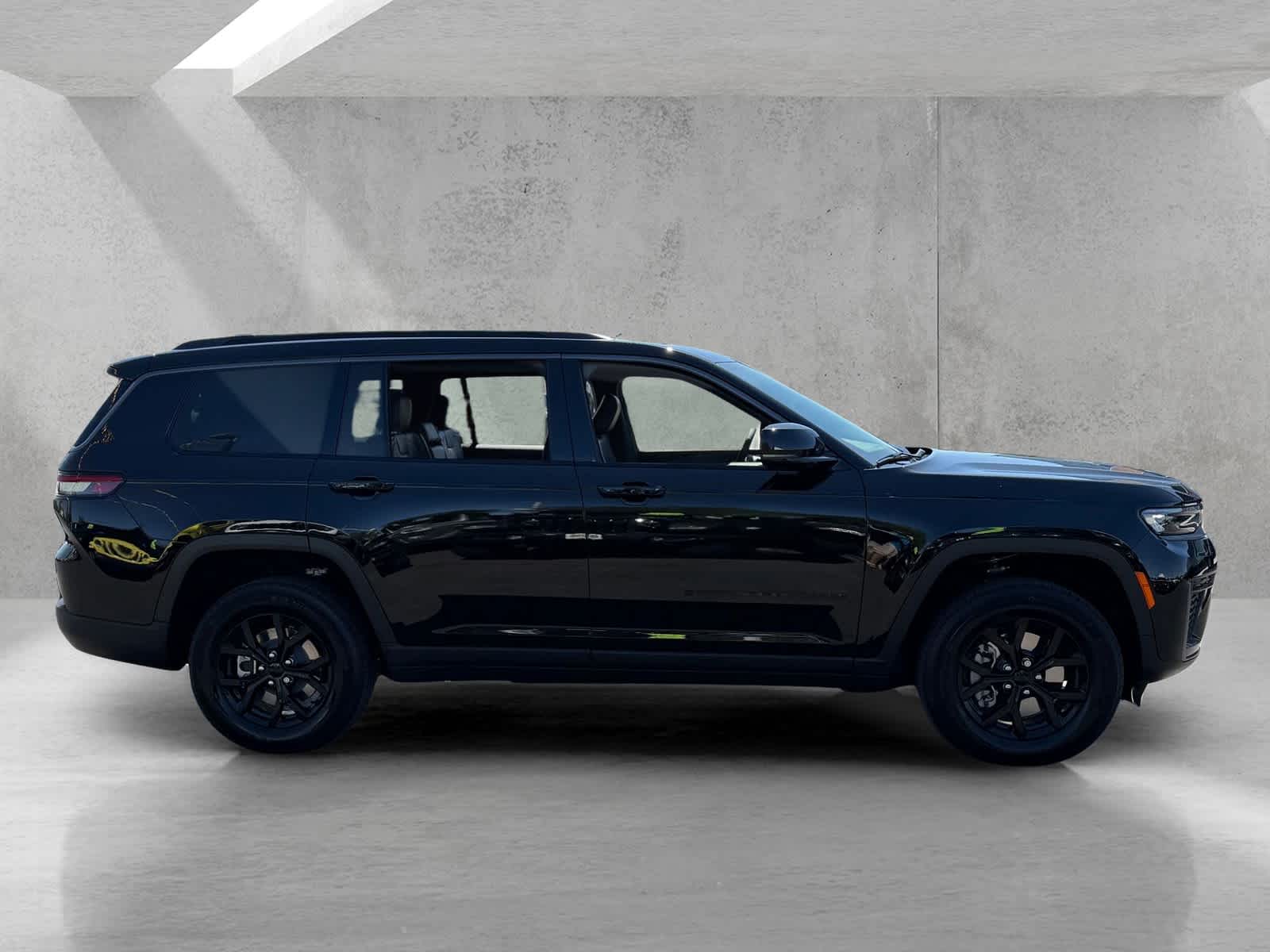 Thumbnail: 2026 Jeep Grand Cherokee L - 6