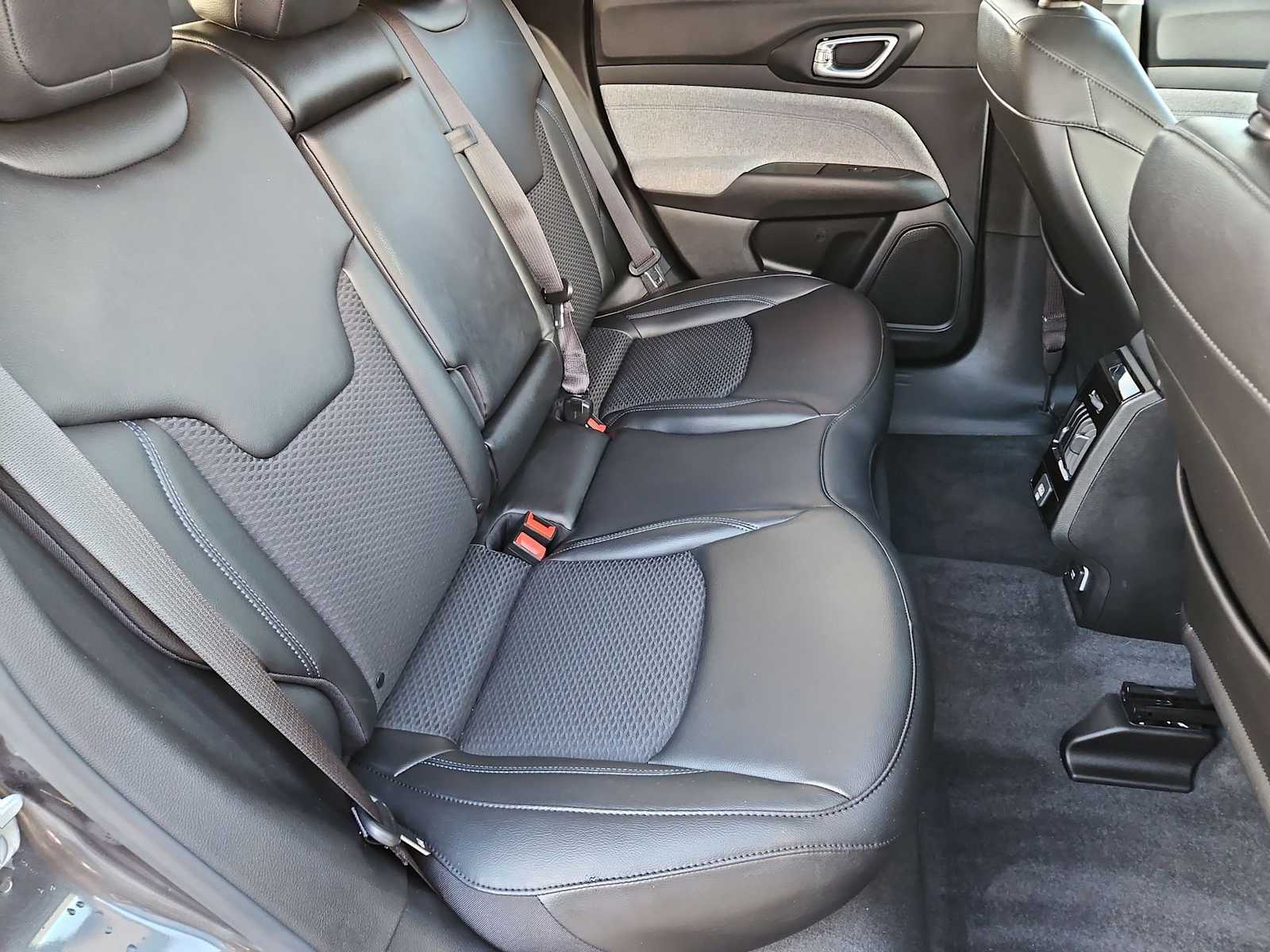 Thumbnail: 2022 Jeep Compass - 20