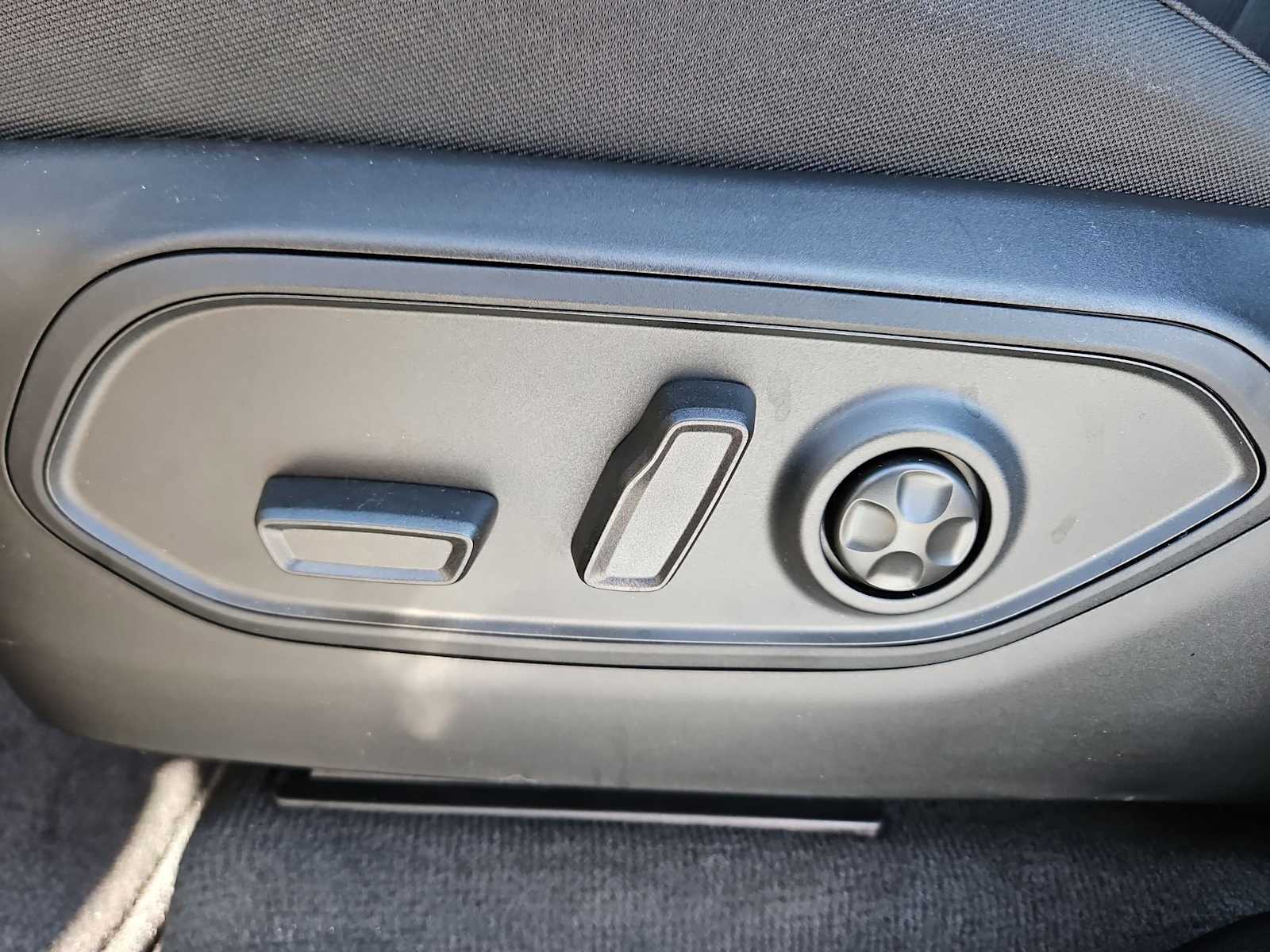 Thumbnail: 2026 Jeep Grand Cherokee - 17