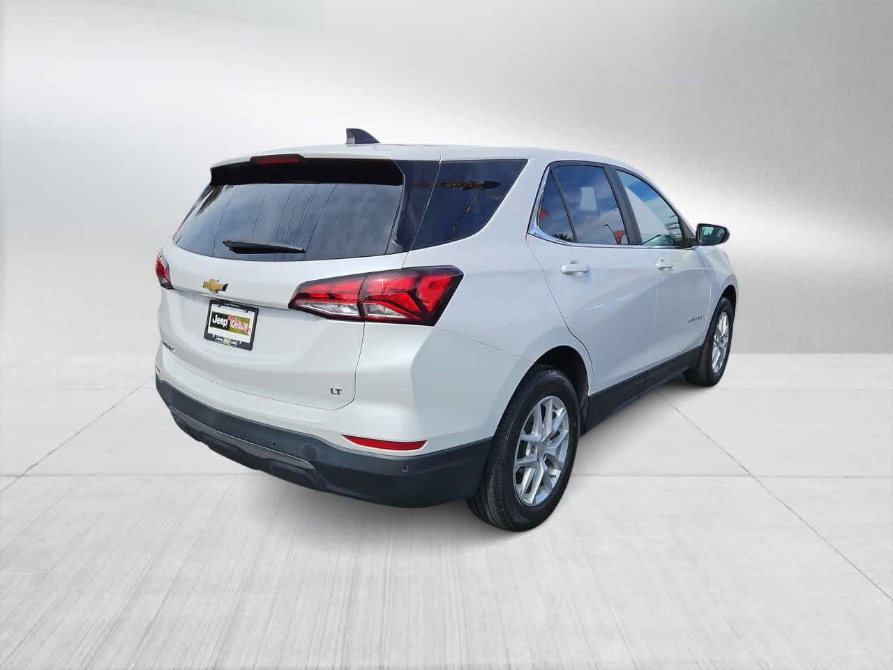 Thumbnail: 2022 Chevrolet Equinox - 8