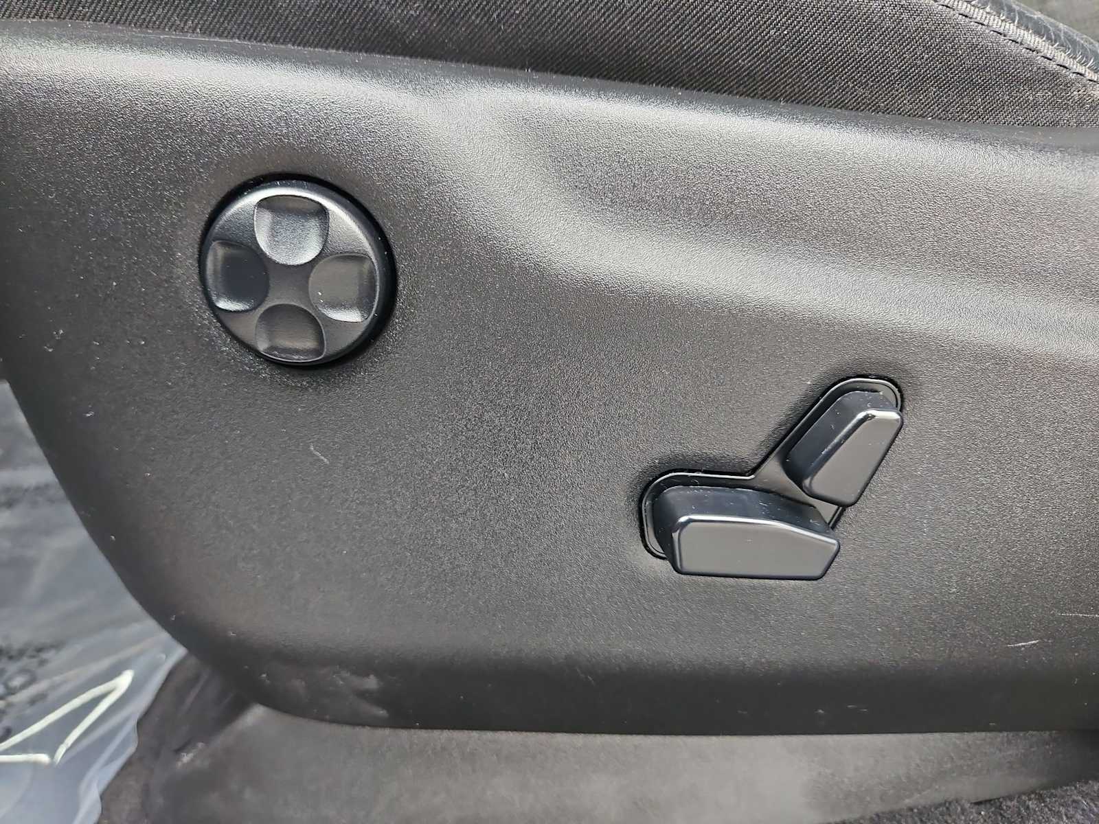 Thumbnail: 2019 Jeep Grand Cherokee - 18