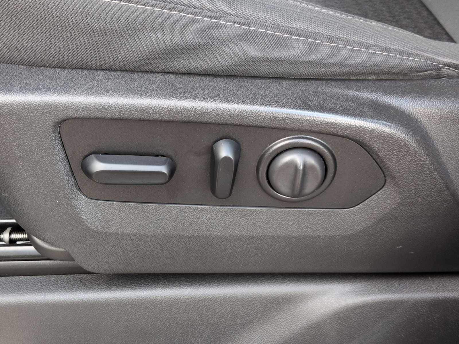 Thumbnail: 2021 Chevrolet Silverado 1500 - 17