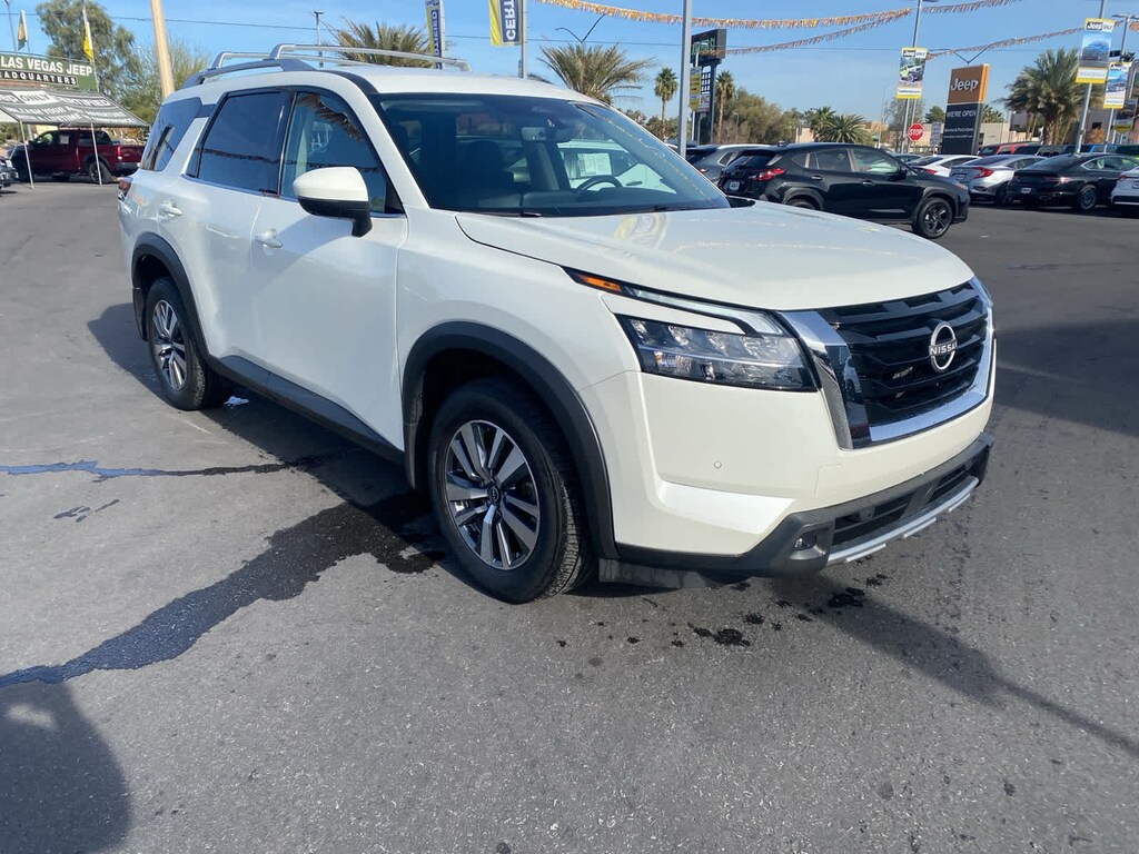 Used 2024 Nissan Pathfinder SL SUV