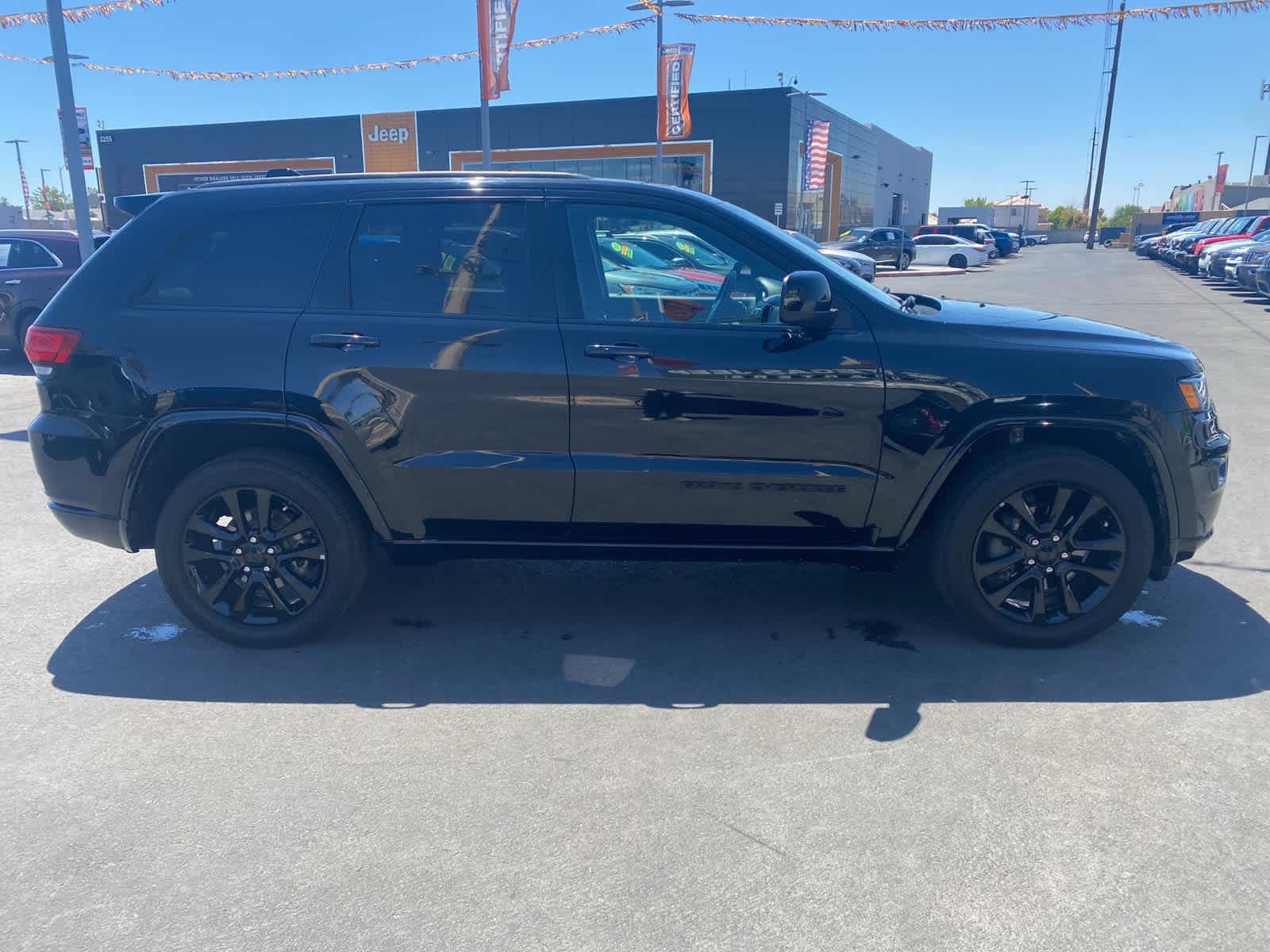 Thumbnail: 2019 Jeep Grand Cherokee - 4