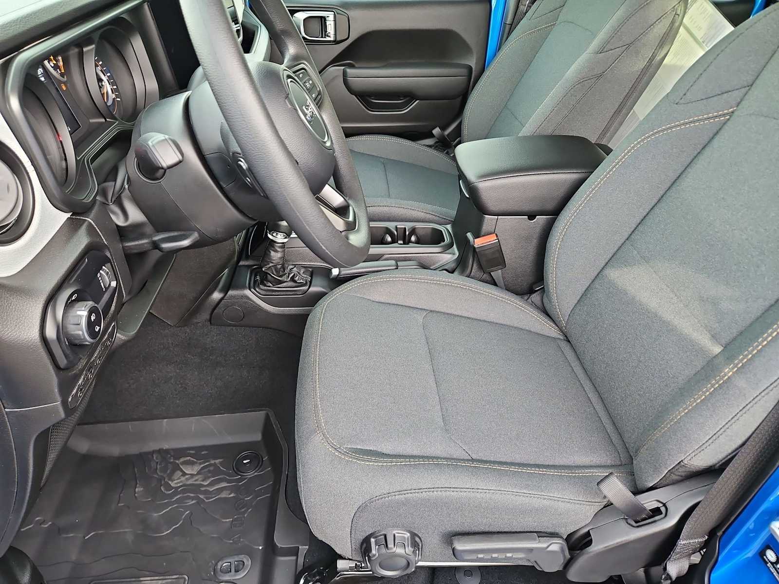 Thumbnail: 2026 Jeep Gladiator - 16