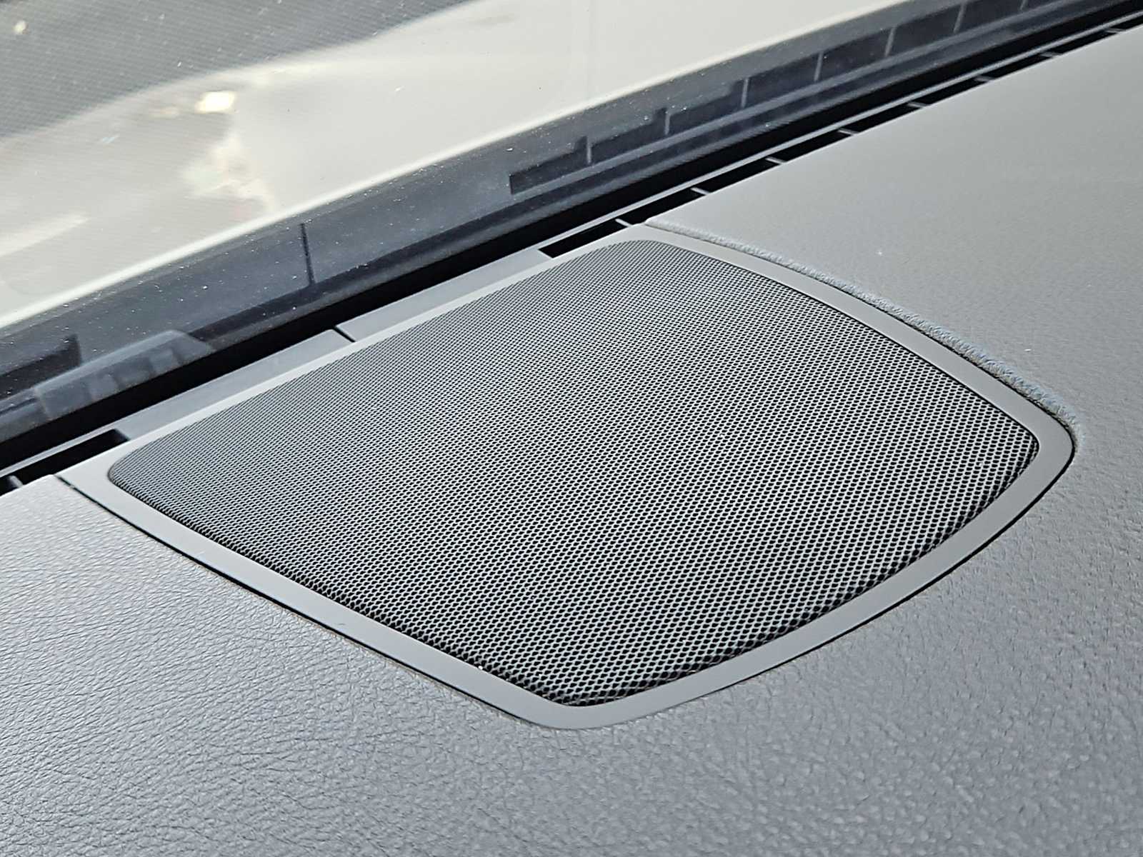Thumbnail: 2013 BMW 5 Series - 28