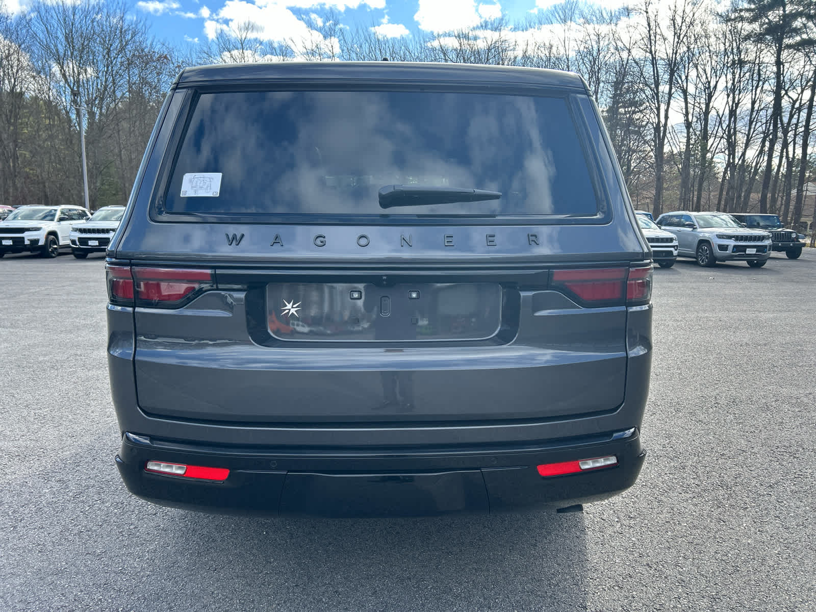 2025 Jeep Wagoneer L Series II - Photo 11