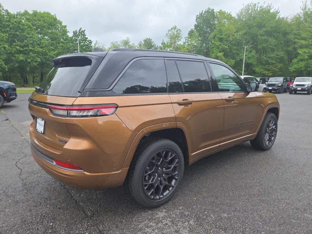 New 2026 Jeep Grand Cherokee Summit Sport Utility