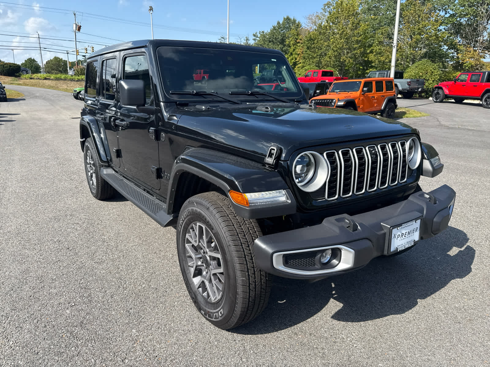 2025 Jeep Wrangler Sahara photo 3