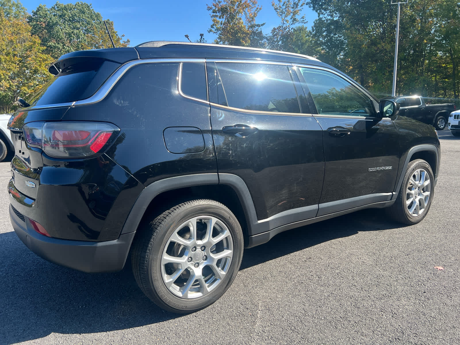 2022 Jeep Compass Latitude Lux photo 4