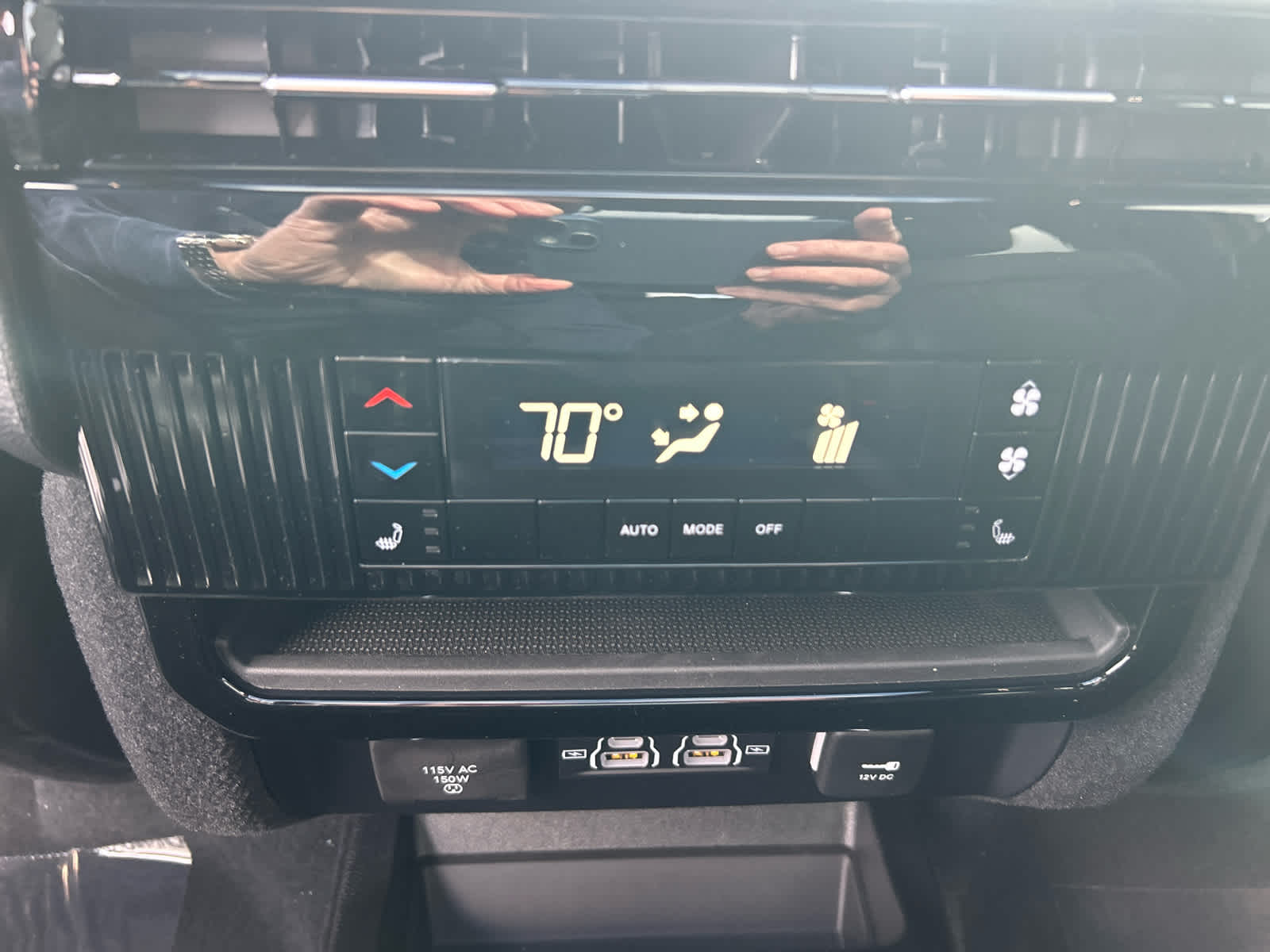 2025 Jeep Wagoneer L Series II - Photo 46