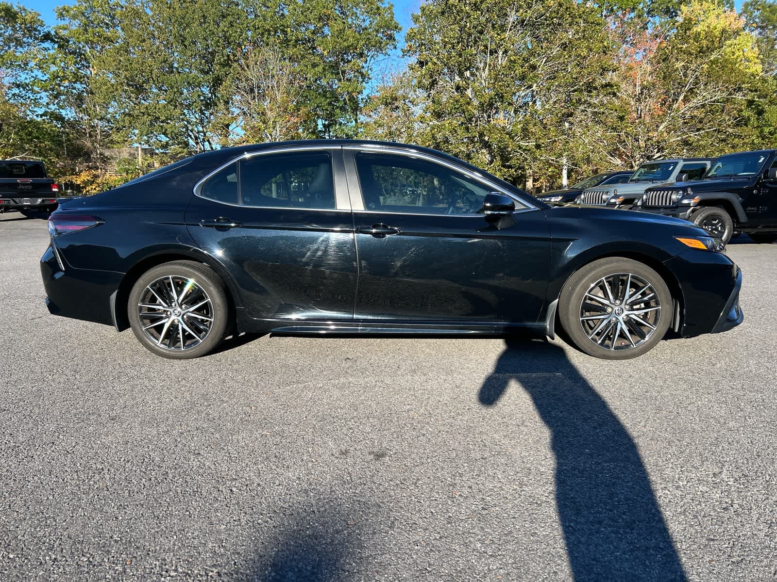 2022 Toyota Camry SE photo 4