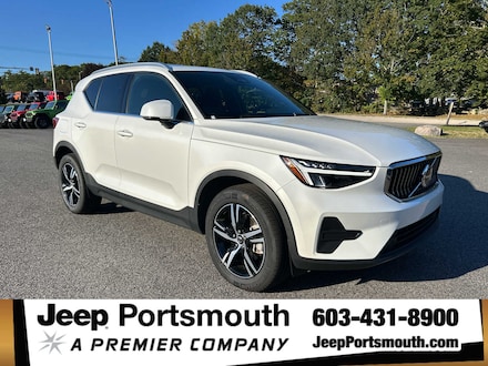 2025 Volvo XC40 B5 Core Bright Theme SUV 2025 Volvo XC40 B5 Core Bright Theme SUV