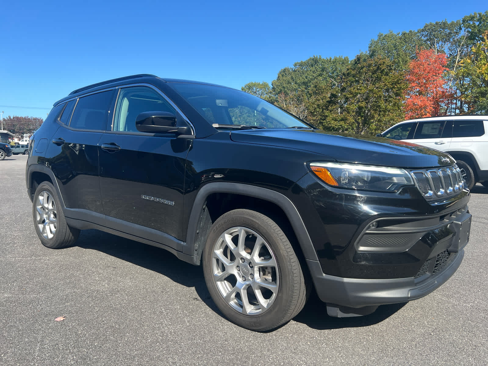 2022 Jeep Compass Latitude Lux photo 3