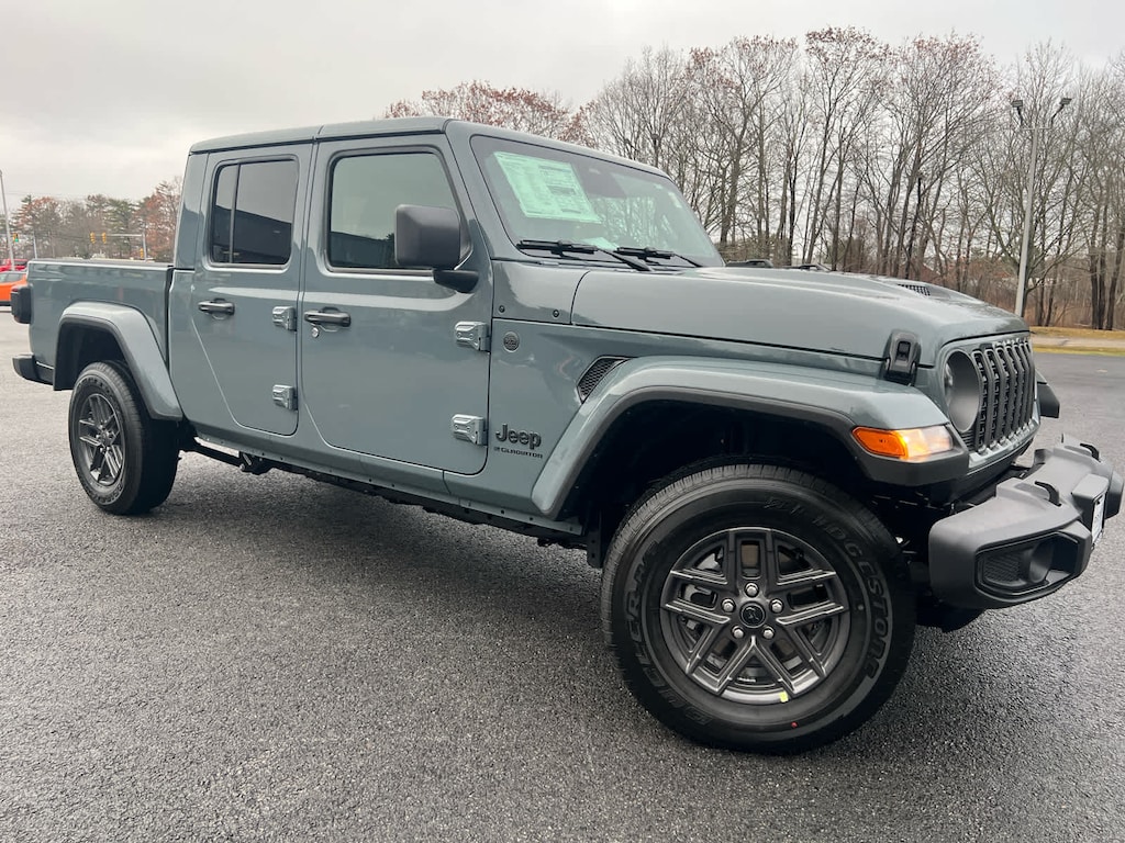 New 2026 Jeep Gladiator SPORT S 4X4 Pickup