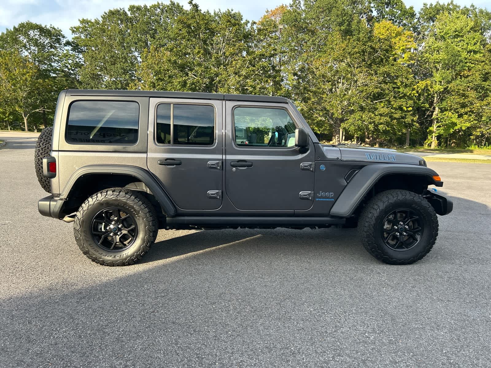 2024 Jeep Wrangler 4xe Sport photo 3