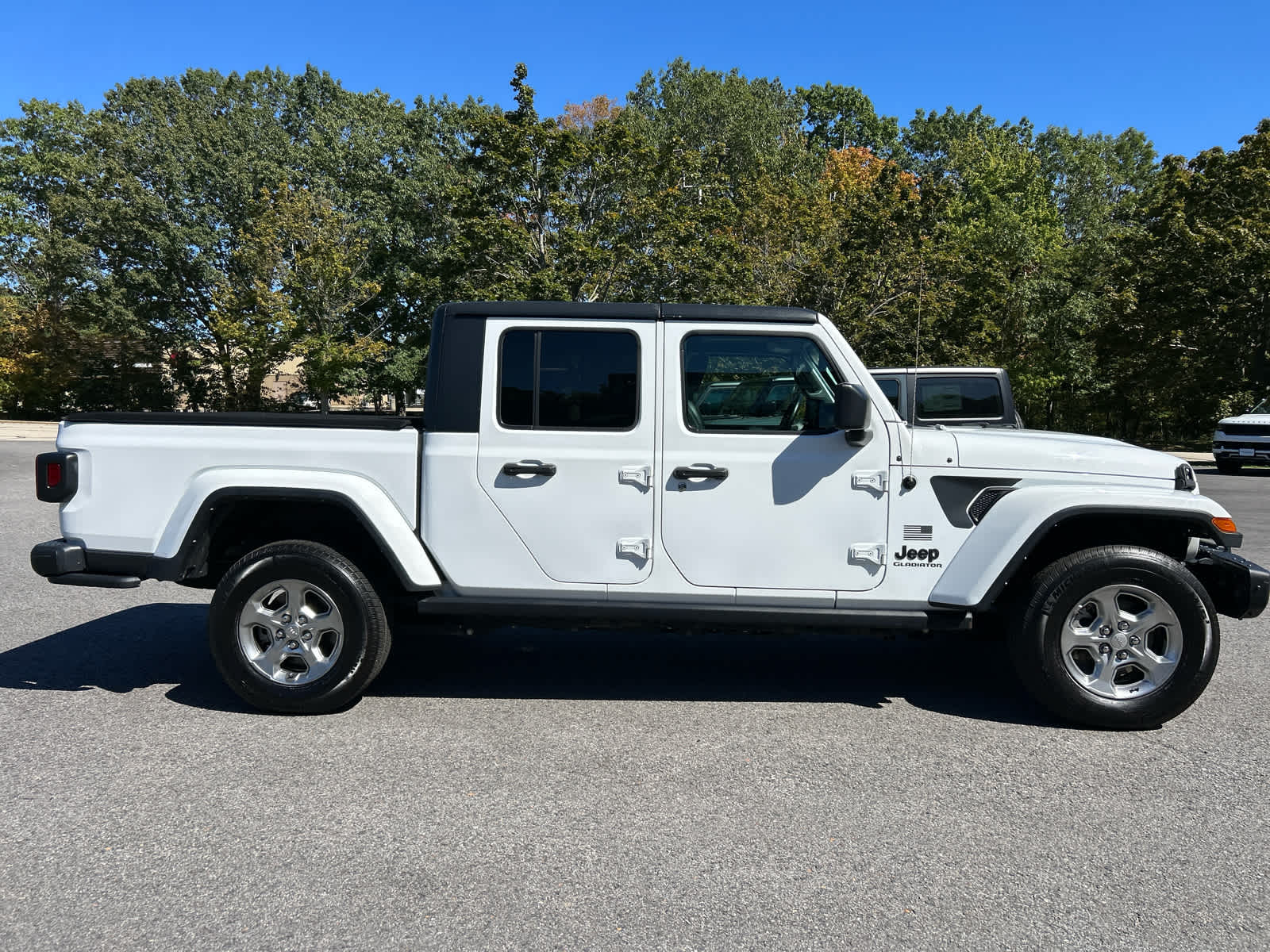 2021 Jeep Gladiator Sport photo 4