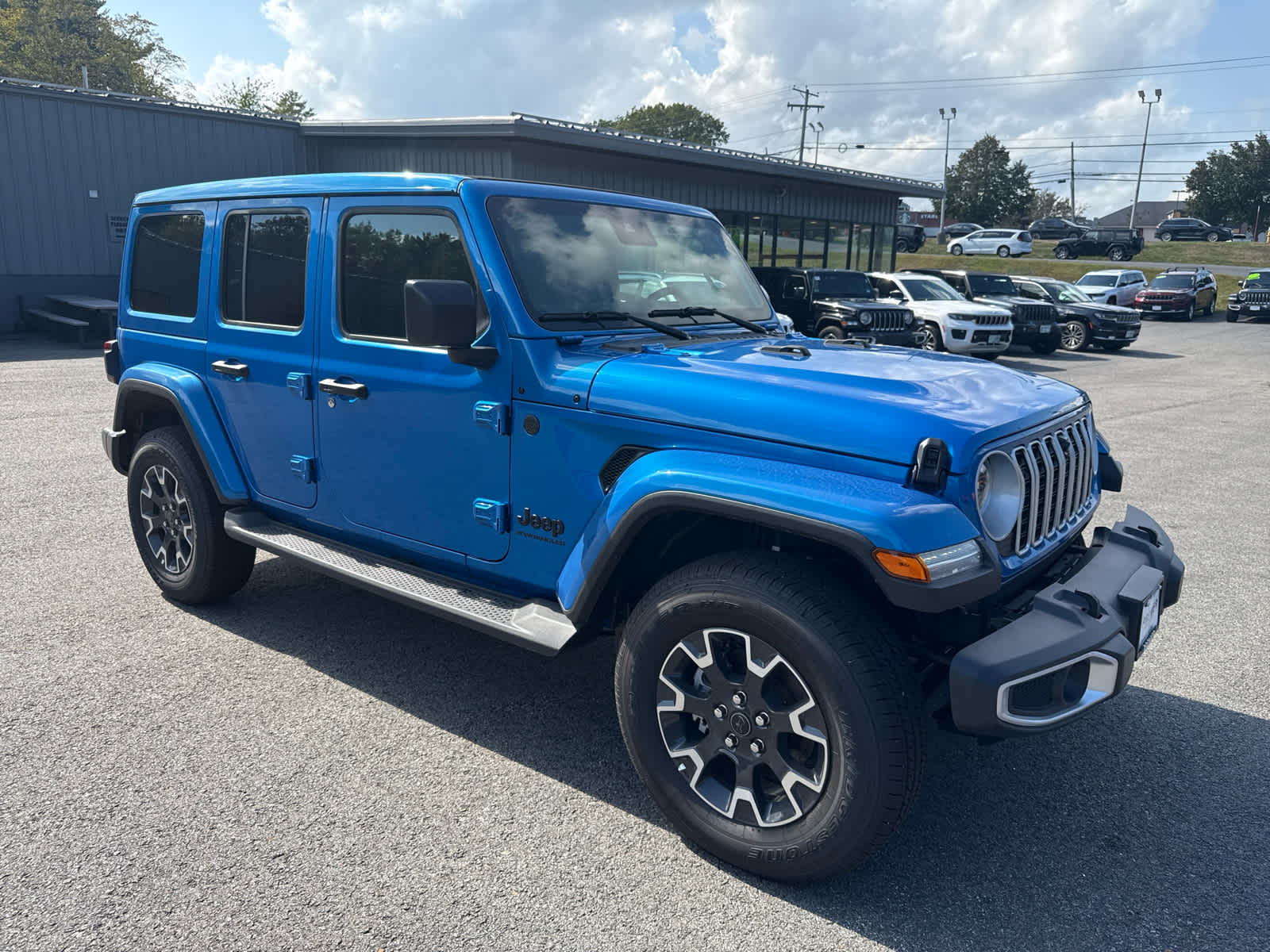 2025 Jeep Wrangler Sahara photo 2