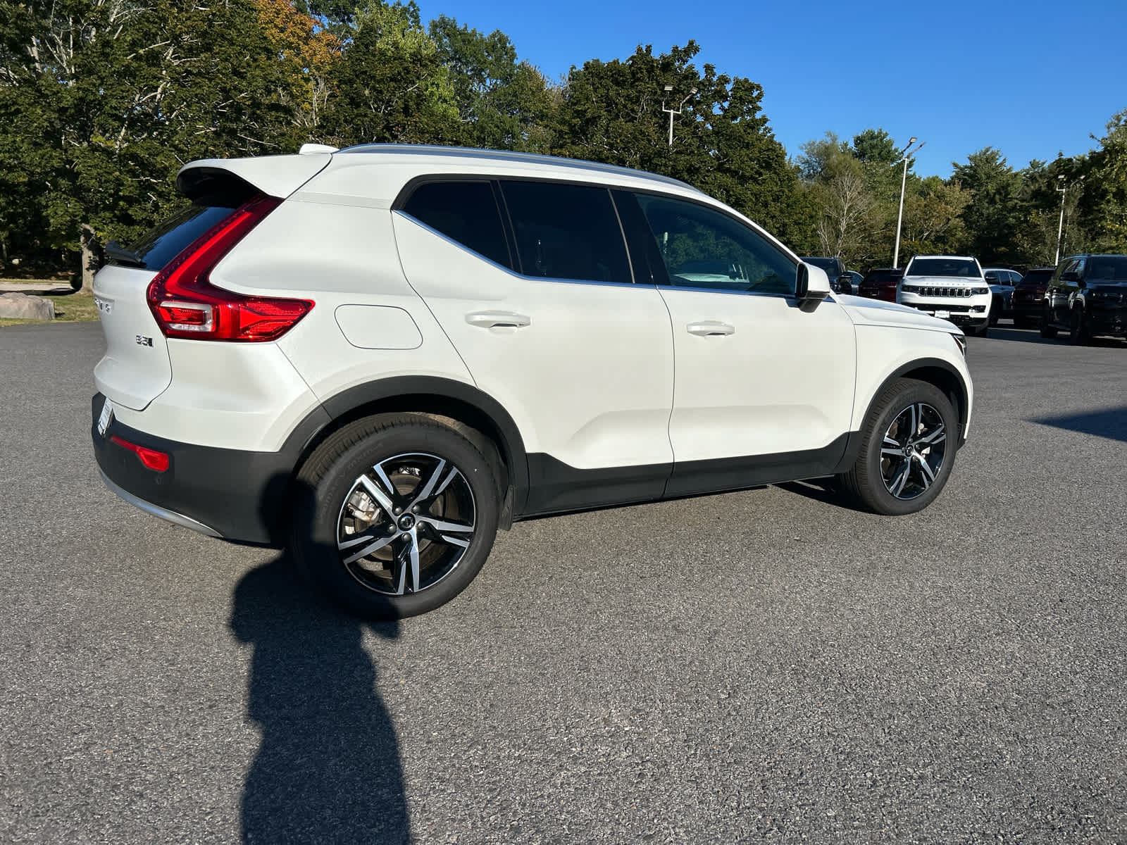 2025 Volvo XC40 Core photo 2