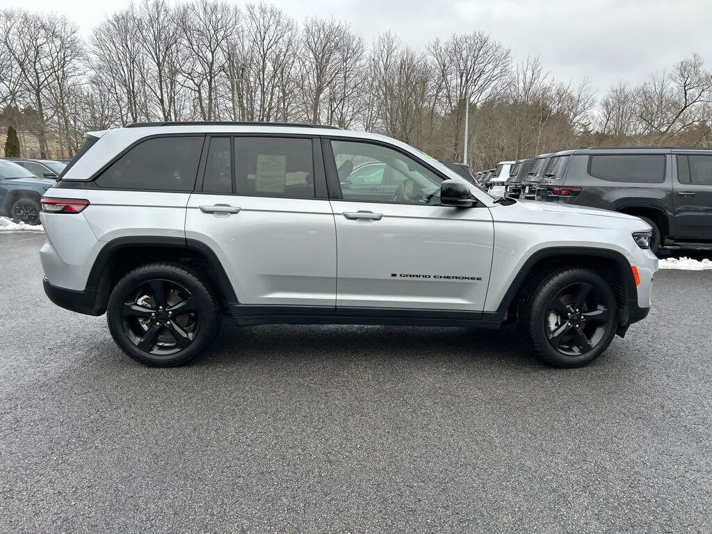 Used 2023 Jeep Grand Cherokee Limited SUV