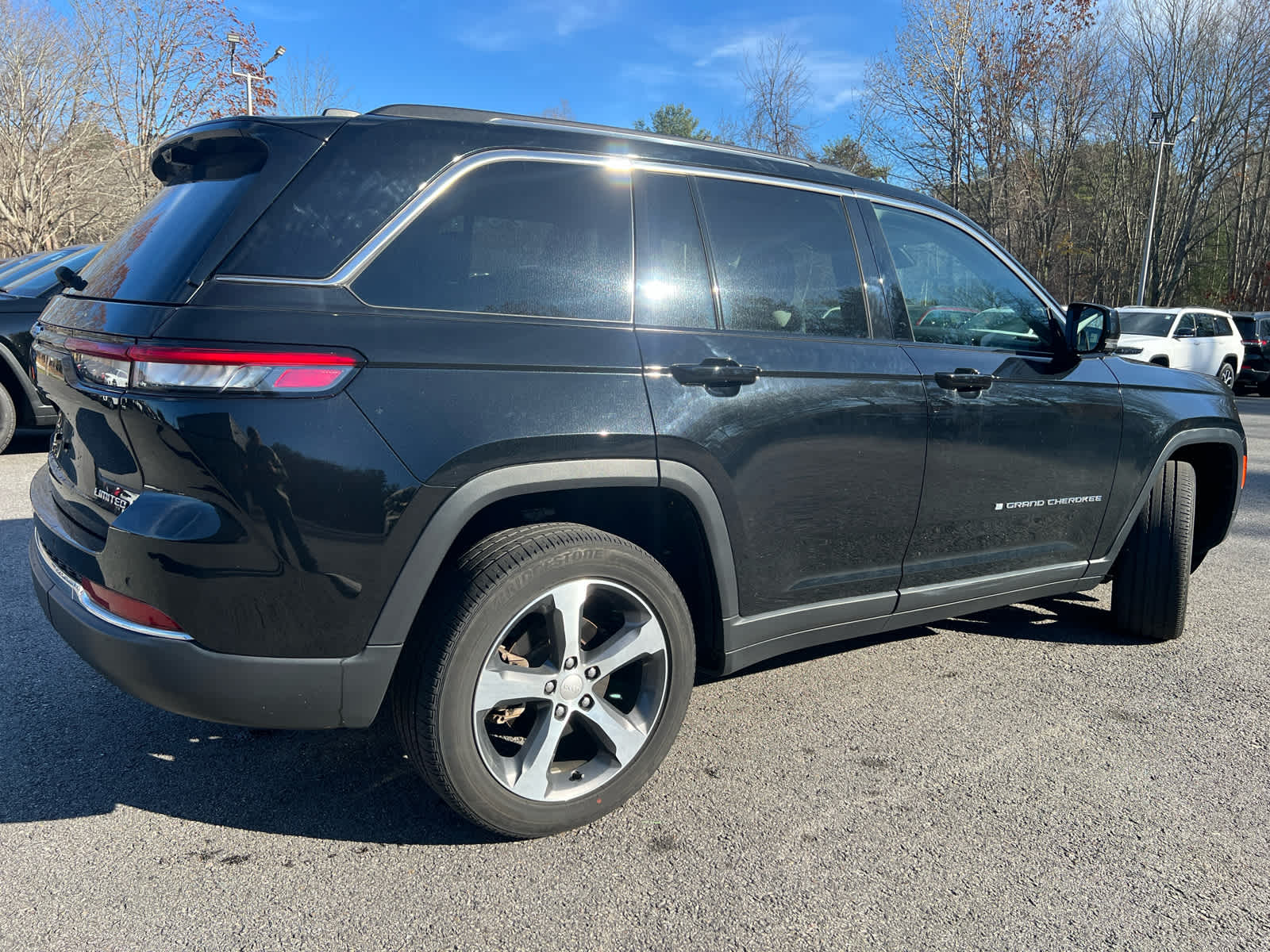 2023 Jeep Grand Cherokee Limited photo 2