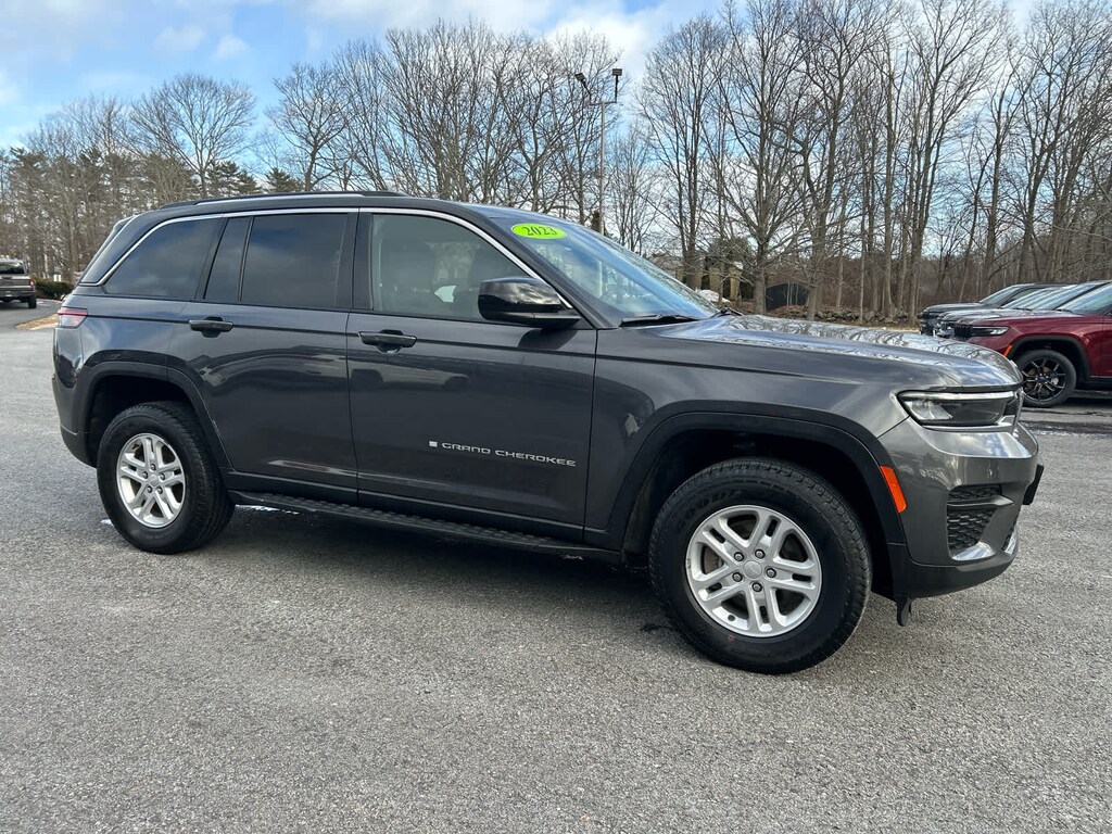 Used 2023 Jeep Grand Cherokee Laredo SUV