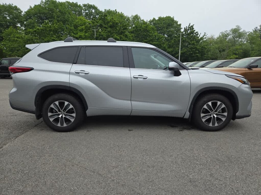 Used 2022 Toyota Highlander XLE SUV