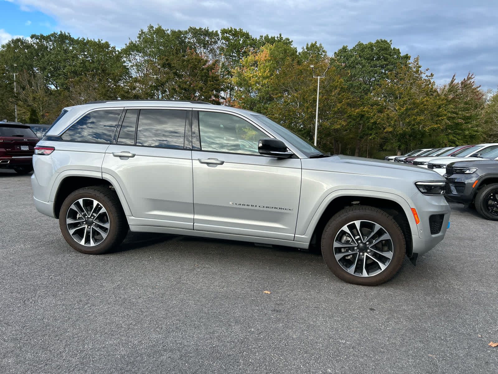 2023 Jeep Cherokee 4xe Overland photo 3