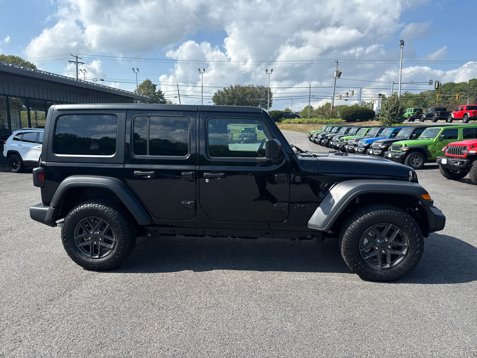 2025 Jeep Wrangler Sport S photo 4