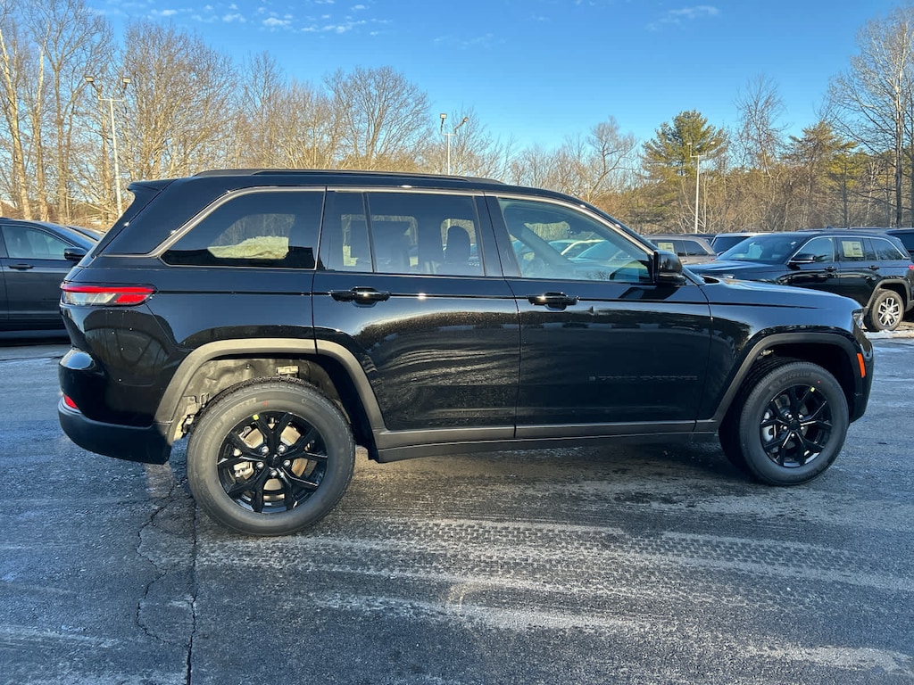 New 2026 Jeep Grand Cherokee LAREDO ALTITUDE 4X4 Sport Utility
