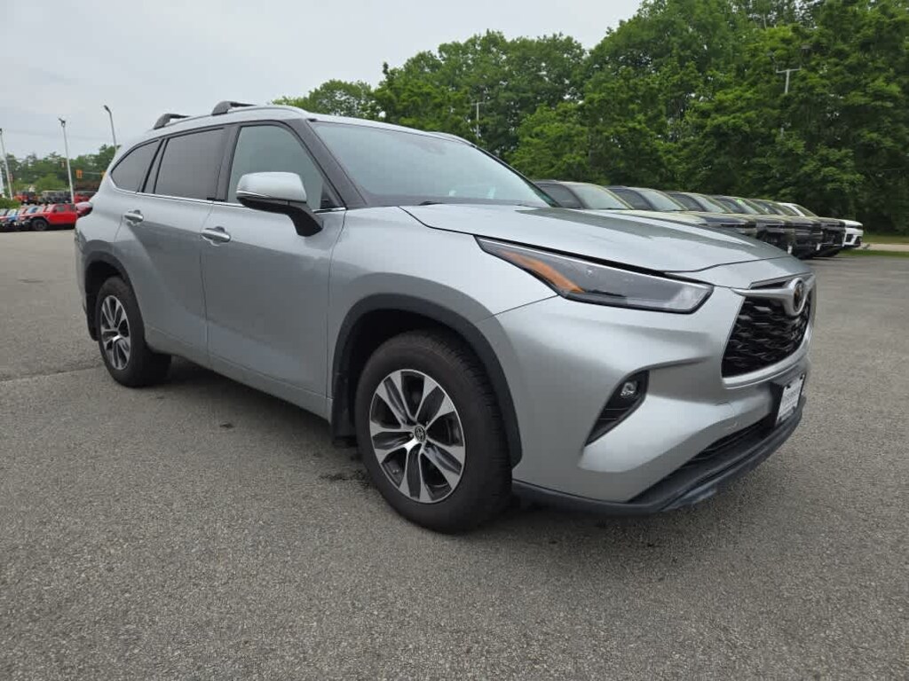 Used 2022 Toyota Highlander XLE SUV