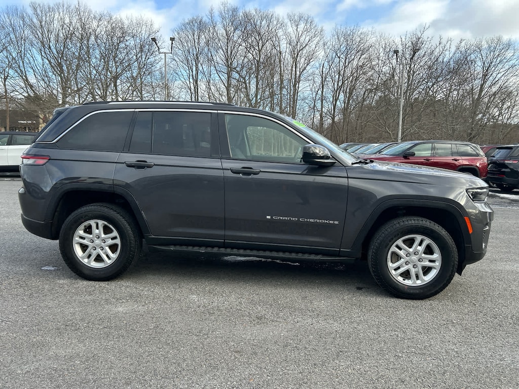 Used 2023 Jeep Grand Cherokee Laredo SUV