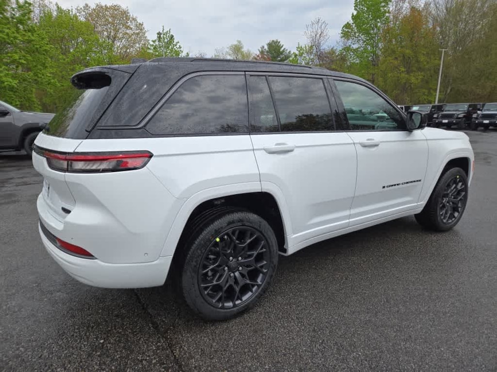New 2026 Jeep Grand Cherokee Summit Sport Utility