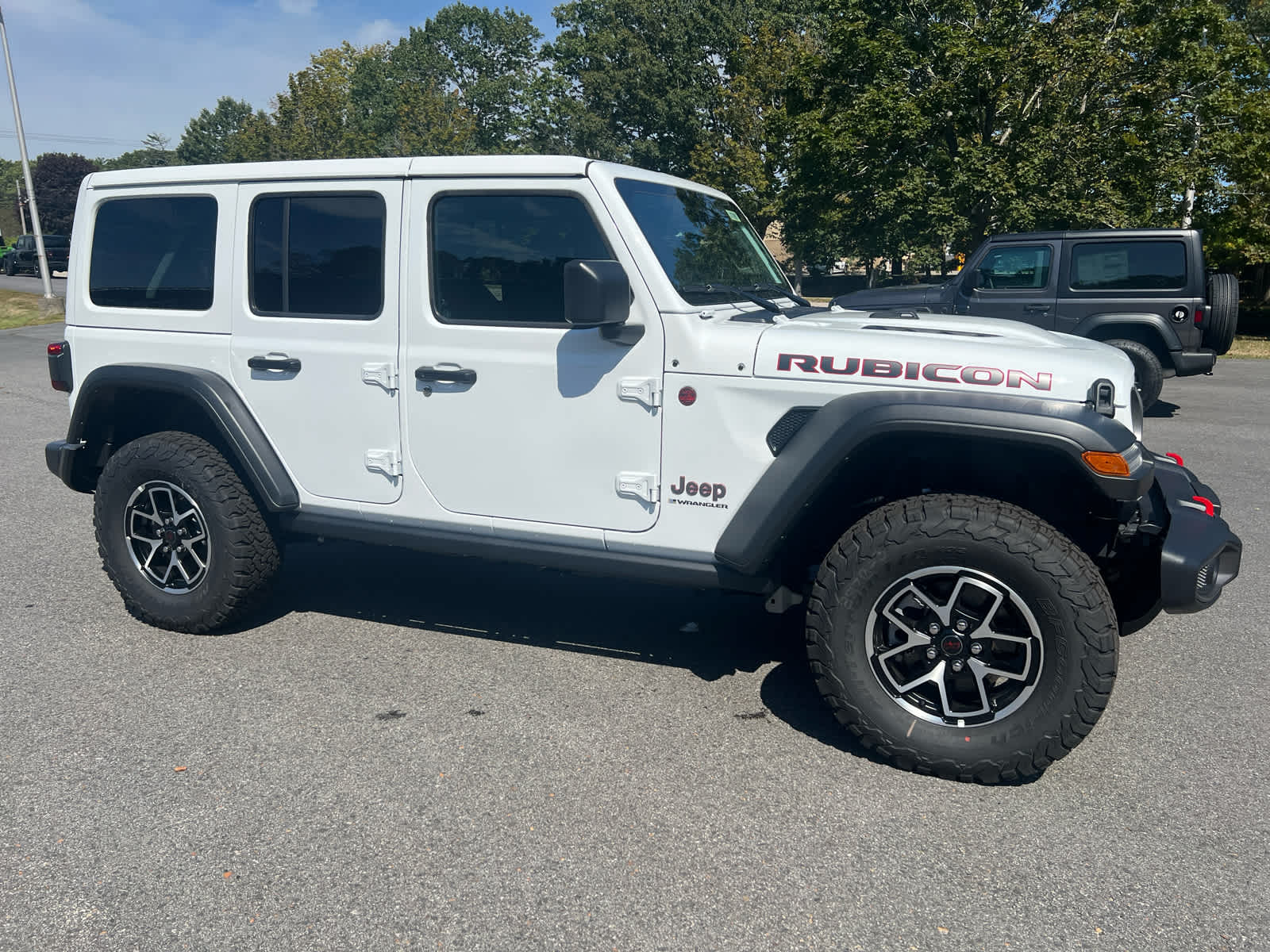 2025 Jeep Wrangler Rubicon photo 2