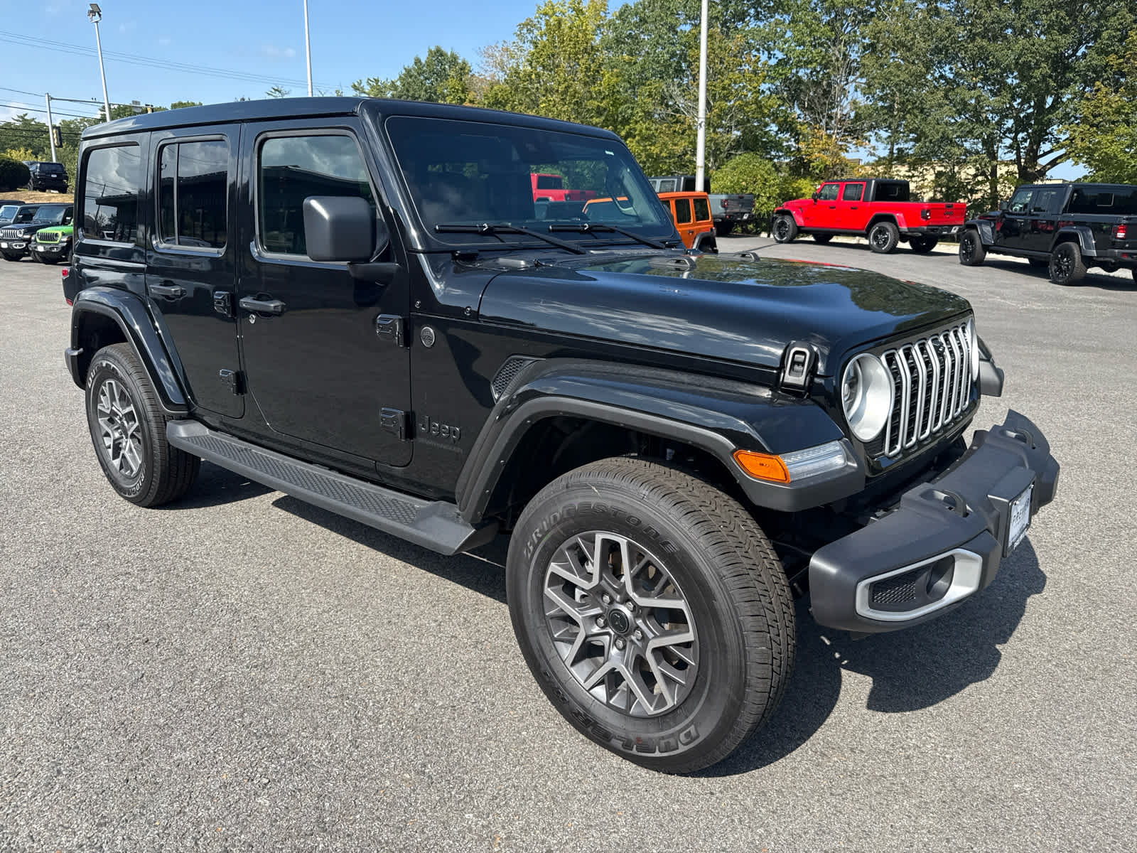 2025 Jeep Wrangler Sahara photo 2