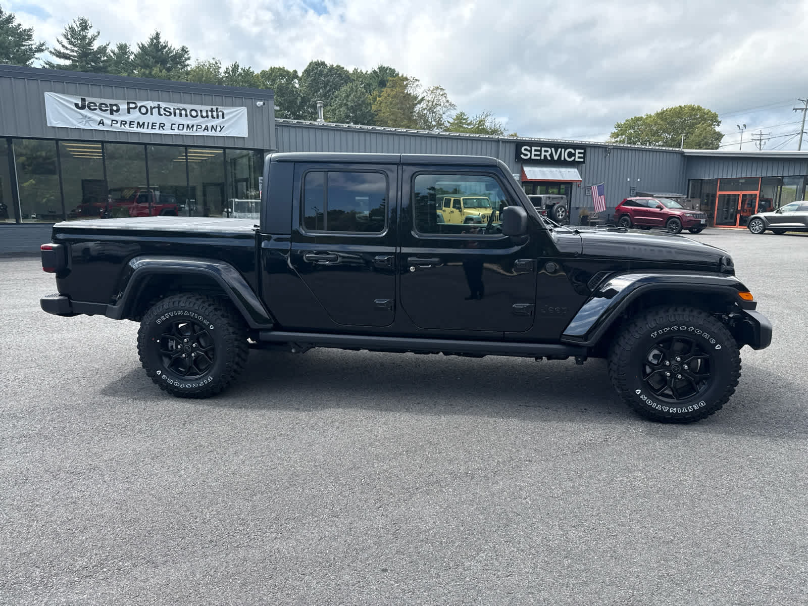 2025 Jeep Gladiator Willys photo 4