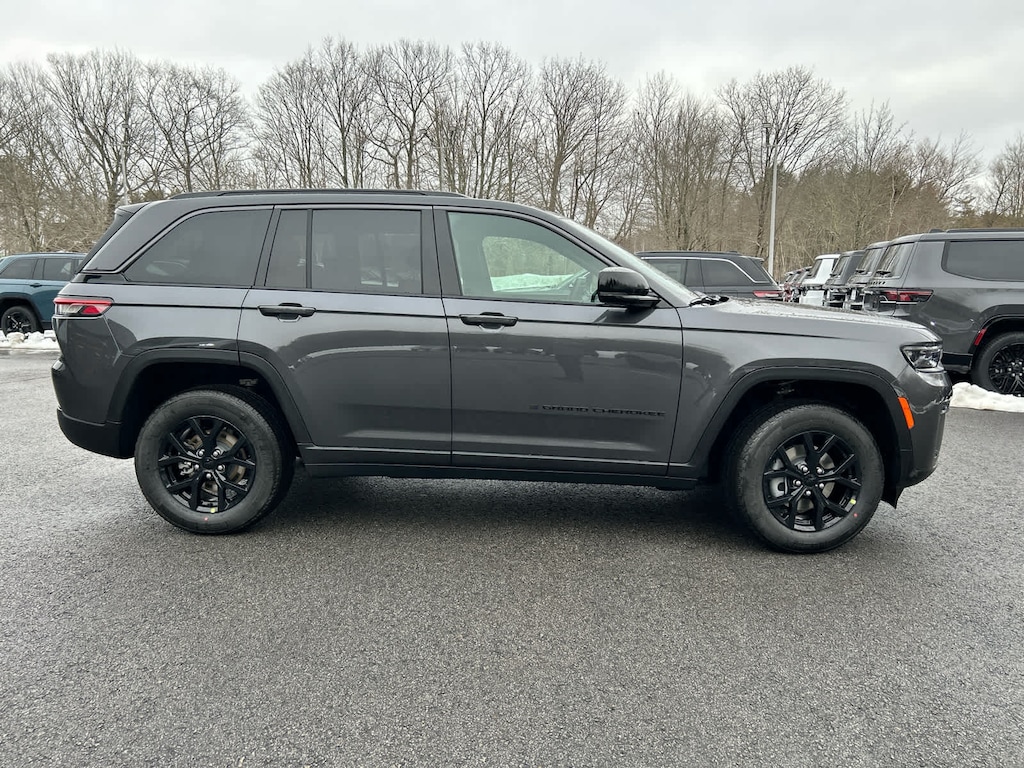 New 2026 Jeep Grand Cherokee LAREDO ALTITUDE 4X4 Sport Utility