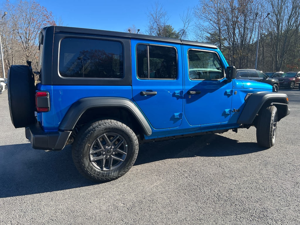 New 2026 Jeep Wrangler 4-DOOR SPORT S Sport Utility