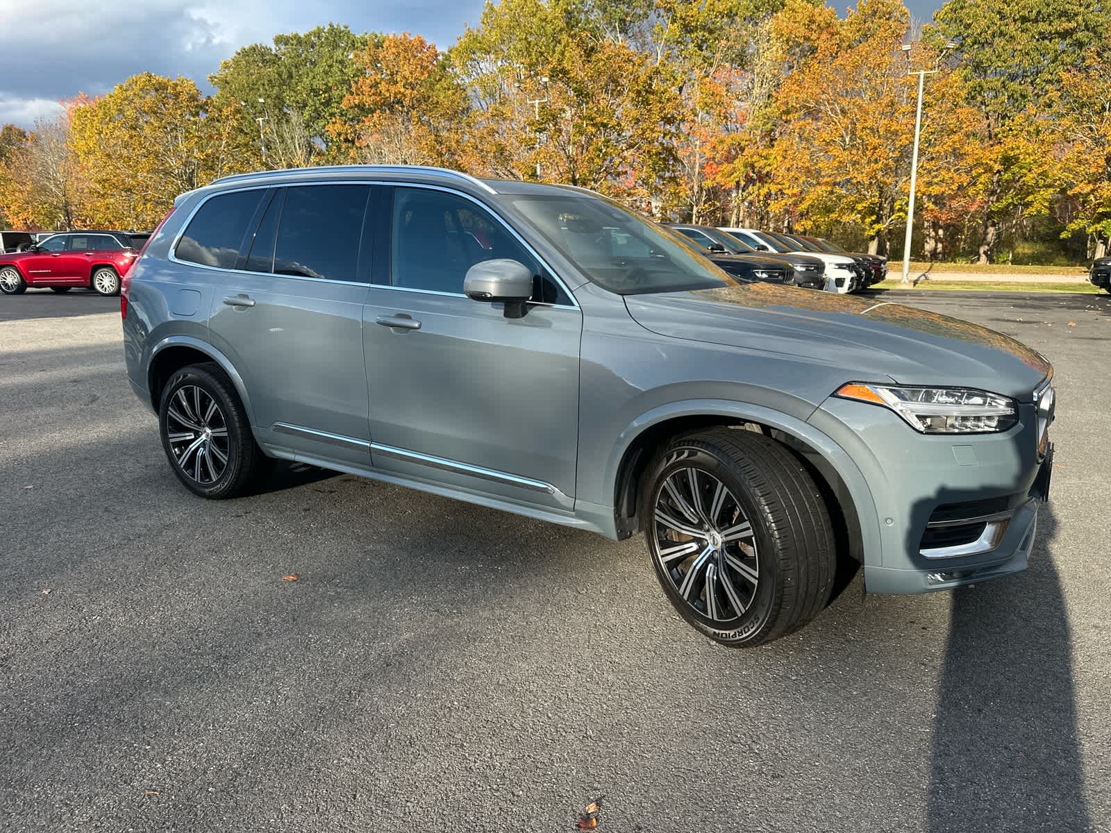 2023 Volvo XC90 B5 AWD Plus photo 2