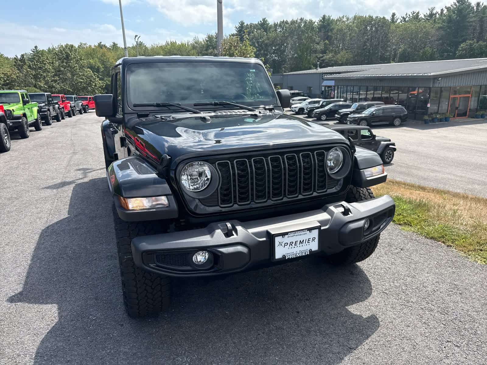 2025 Jeep Gladiator Sport photo 4