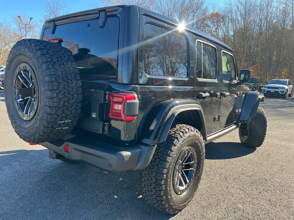 New 2026 Jeep Wrangler 4-DOOR RUBICON X Sport Utility