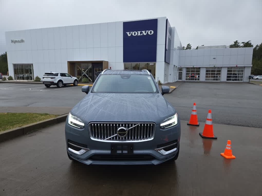 2023 Volvo XC90 B5 AWD Plus photo 3